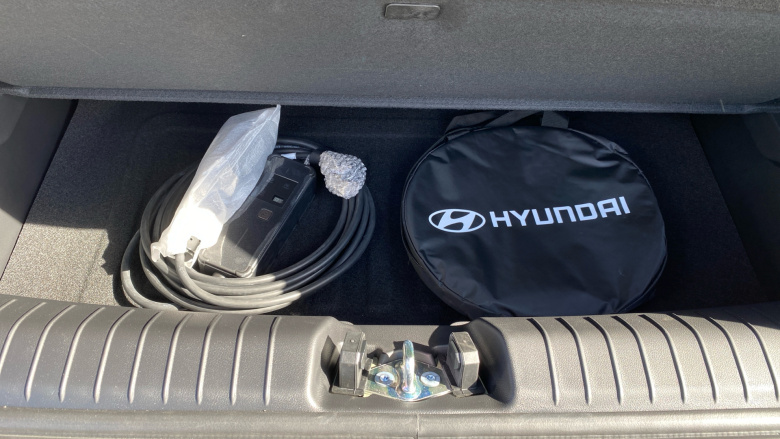 Hyundai INSTER 85kW 01 49kWh 5dr Auto Electric Hatchback